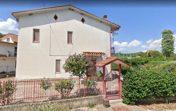 casa indipendente in vendita a Sant'Angelo a Cupolo in zona Perrillo