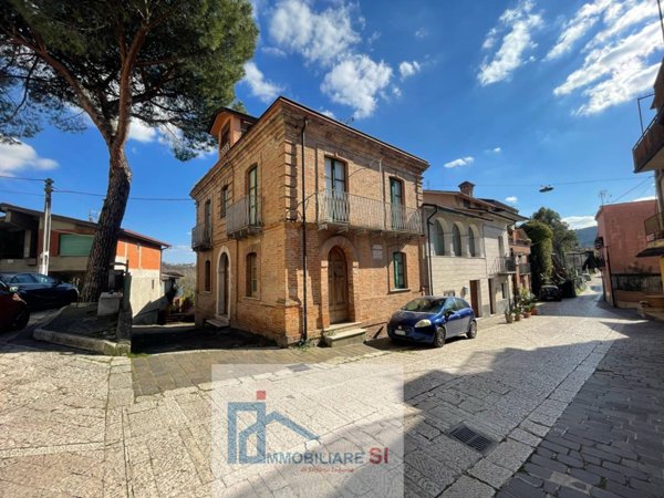 casa indipendente in vendita a Sant'Angelo a Cupolo in zona Montorsi