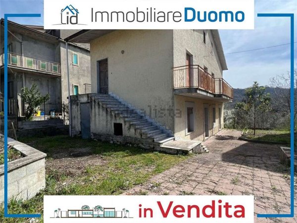 casa indipendente in vendita a Sant'Angelo a Cupolo