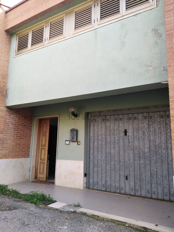 casa indipendente in vendita a Sant'Angelo a Cupolo