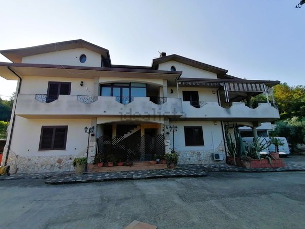 casa indipendente in vendita a Sant'Angelo a Cupolo