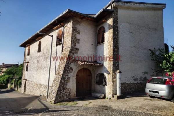 casa indipendente in vendita a Sant'Angelo a Cupolo in zona Pastene