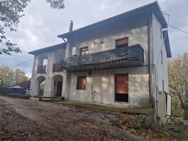 casa indipendente in vendita a Sant'Angelo a Cupolo