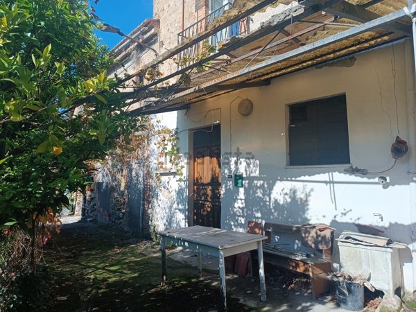 casa semindipendente in vendita a Sant'Angelo a Cupolo in zona Motta