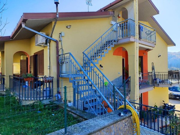 casa indipendente in vendita a Sant'Angelo a Cupolo