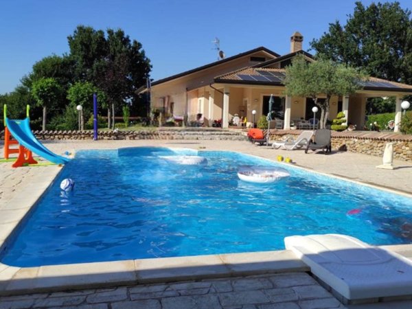 casa indipendente in vendita a Sant'Angelo a Cupolo in zona Pastene