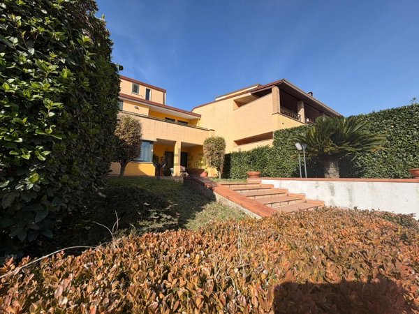 casa indipendente in vendita a Sant'Angelo a Cupolo in zona Pastene