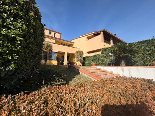 casa indipendente in vendita a Sant'Angelo a Cupolo in zona Pastene