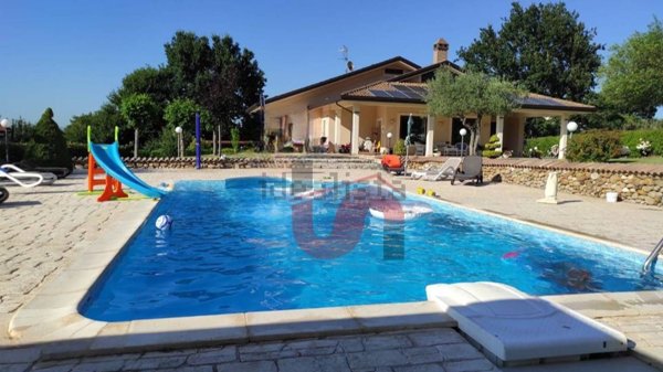 casa indipendente in vendita a Sant'Angelo a Cupolo in zona Pastene