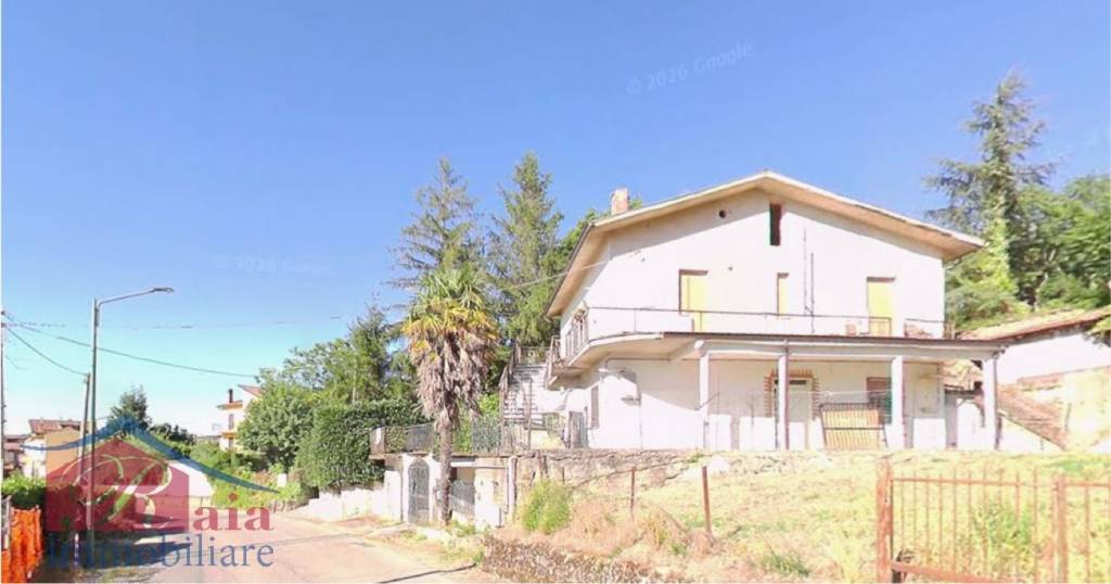 casa indipendente in vendita a Sant'Angelo a Cupolo in zona Perrillo