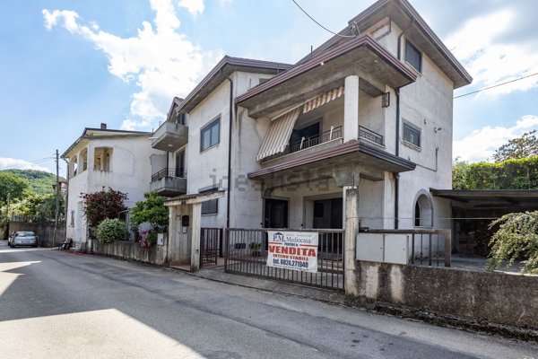 casa indipendente in vendita a Sant'Angelo a Cupolo in zona Montorsi