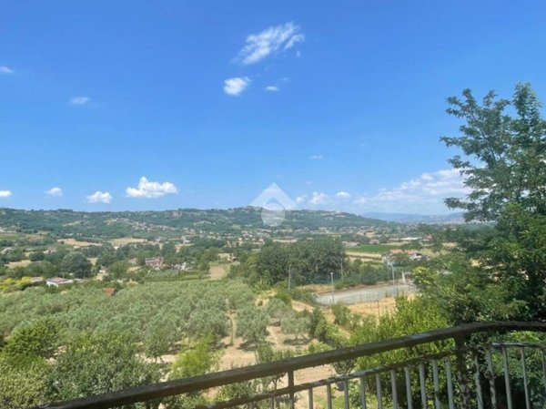 appartamento in vendita a Sant'Angelo a Cupolo in zona Motta