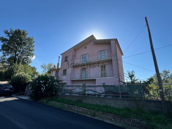 casa indipendente in vendita a Sant'Angelo a Cupolo