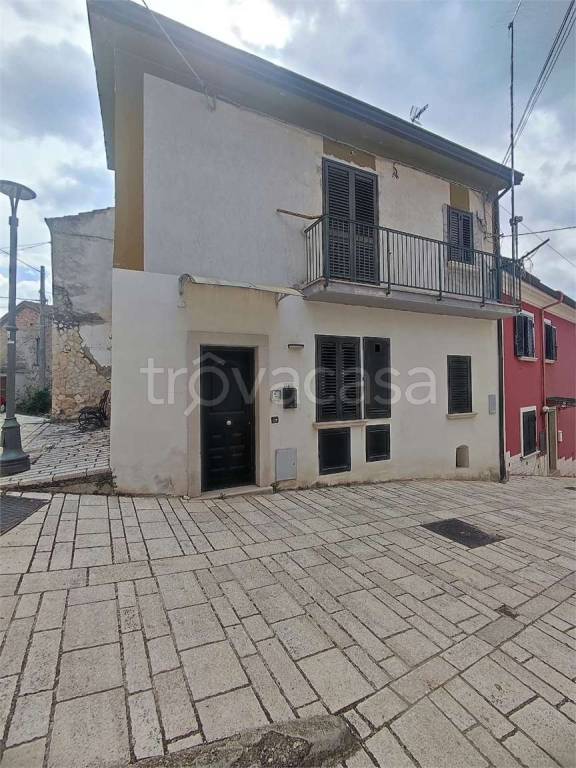 casa indipendente in vendita a Sant'Angelo a Cupolo in zona Perrillo