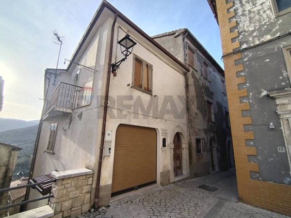 casa semindipendente in vendita a Sassinoro in zona Sant'Antonio Abate