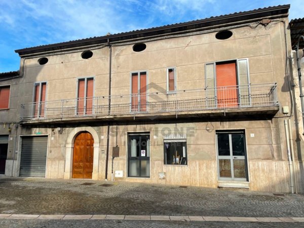 casa indipendente in vendita a Solopaca