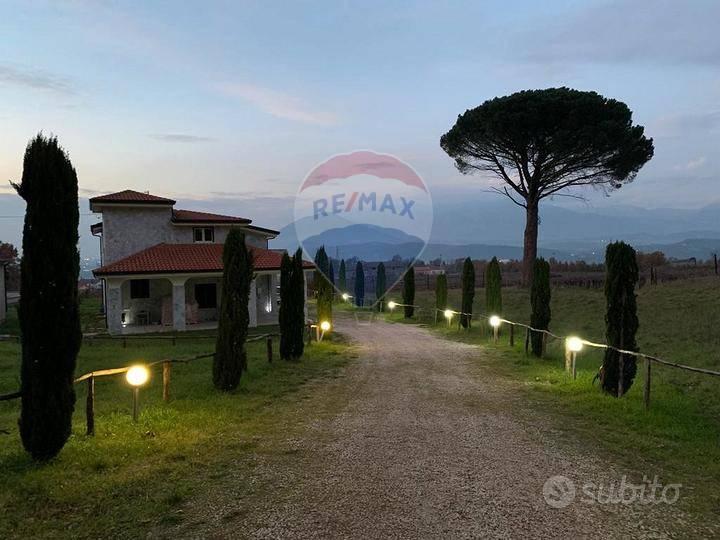 casa indipendente in vendita a Solopaca