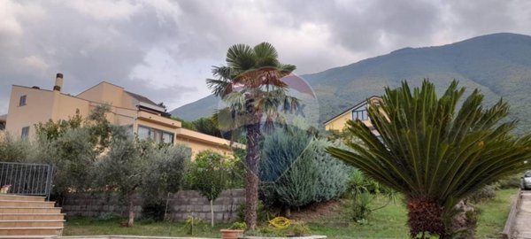 casa indipendente in vendita a Solopaca