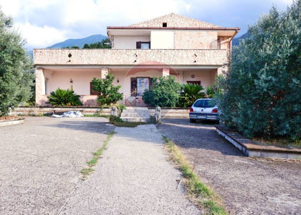 casa indipendente in vendita a Solopaca