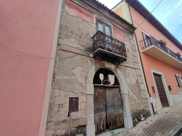 casa indipendente in vendita a Solopaca