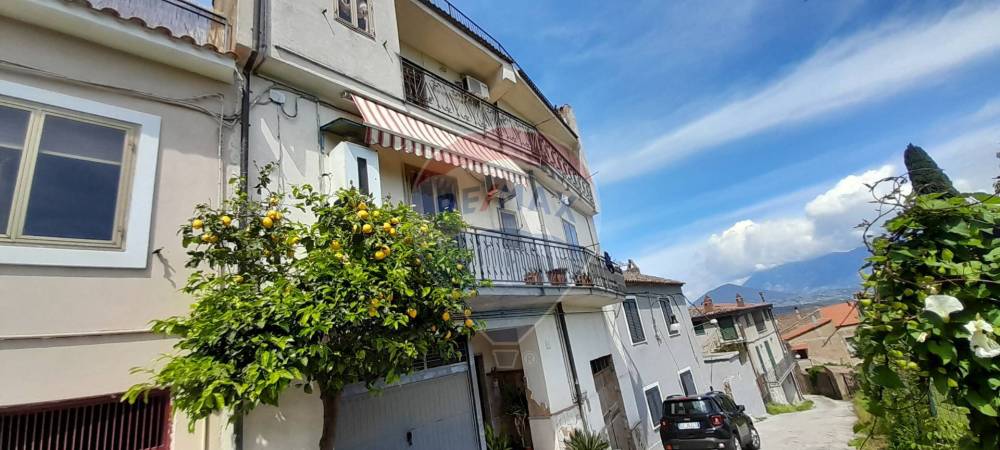 casa indipendente in vendita a Solopaca