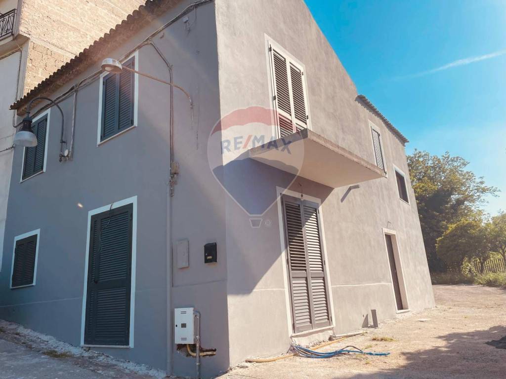 casa indipendente in vendita a Solopaca