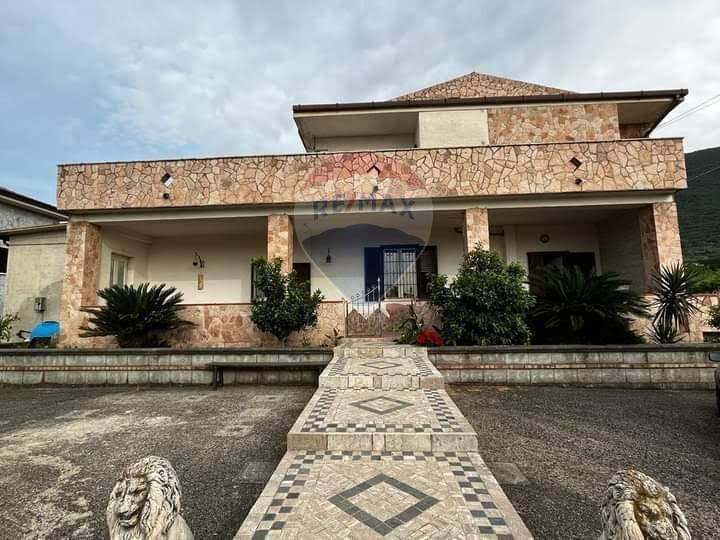 casa indipendente in vendita a Solopaca