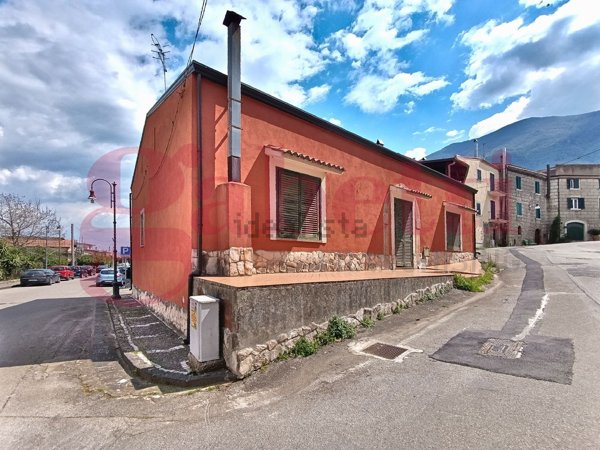 casa indipendente in vendita a Solopaca