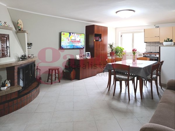 casa semindipendente in vendita a Solopaca