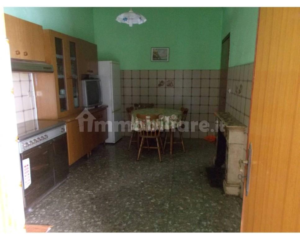 casa indipendente in vendita a Solopaca