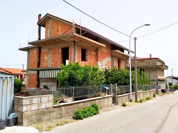casa indipendente in vendita a Solopaca