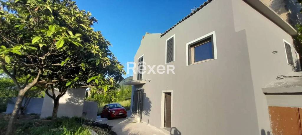 casa indipendente in vendita a Solopaca