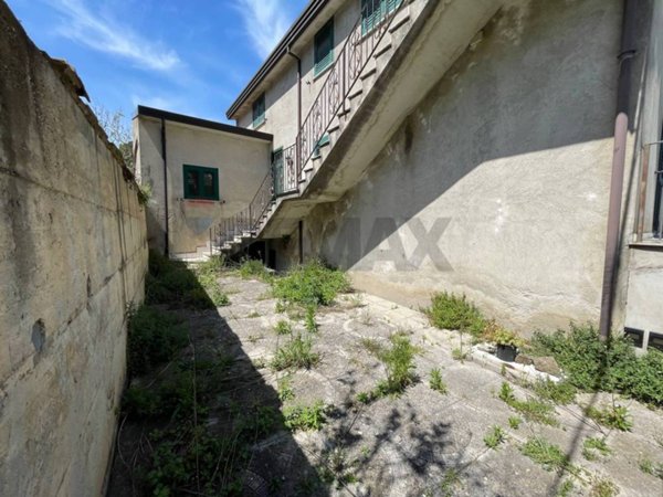 casa indipendente in vendita a Solopaca