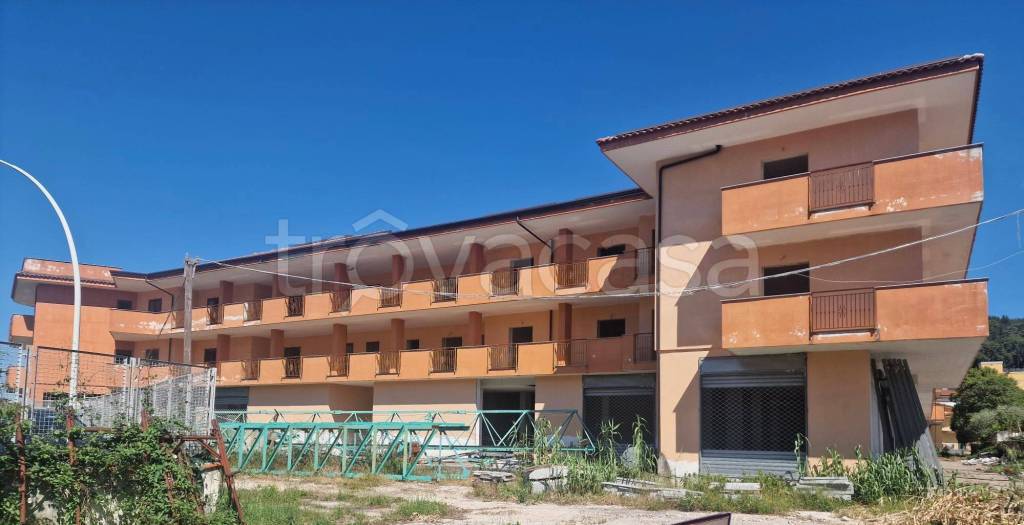 intera palazzina in vendita a Telese Terme