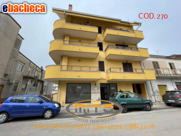 locale commerciale in vendita a Telese Terme