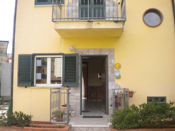 casa indipendente in vendita a Telese Terme