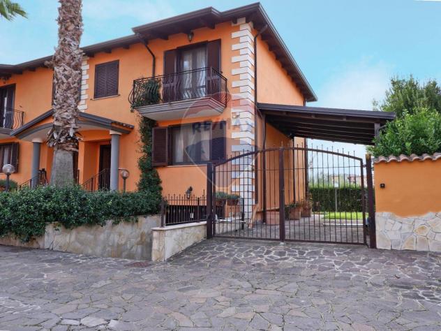 casa indipendente in vendita a Telese Terme