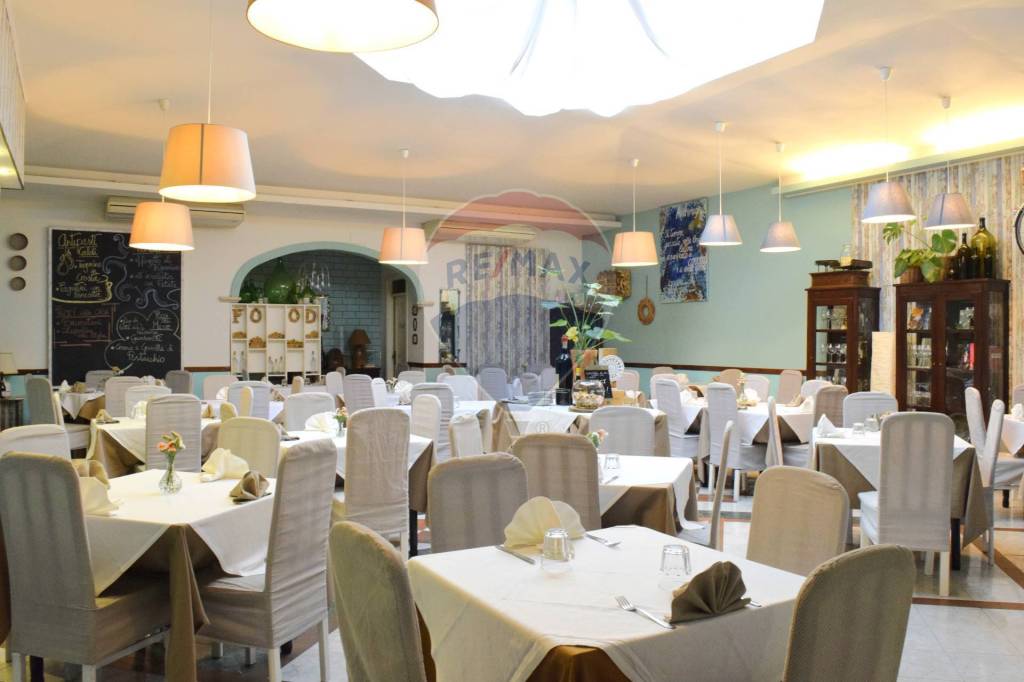 locale commerciale in vendita a Telese Terme