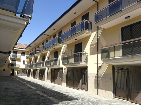 casa indipendente in vendita a Telese Terme