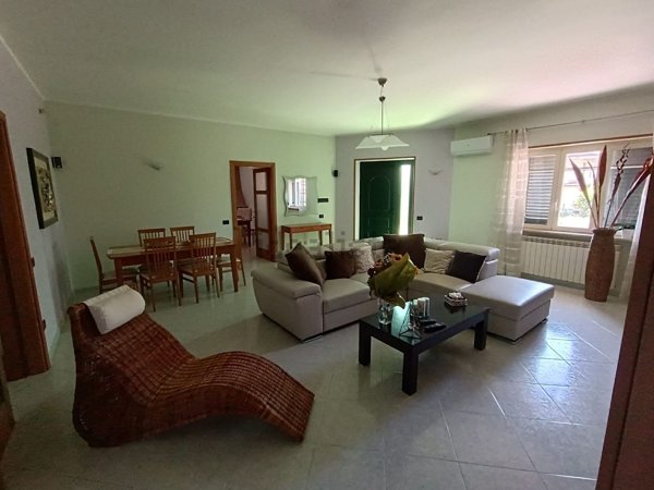 casa indipendente in vendita a Telese Terme