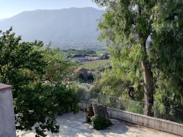 casa indipendente in vendita a Telese Terme