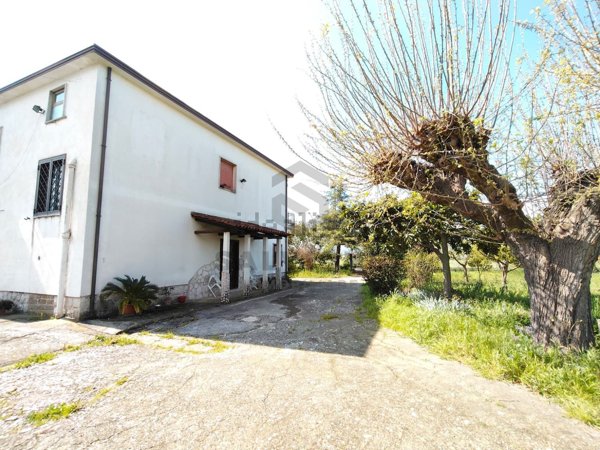 casa indipendente in vendita a Telese Terme in zona Piana