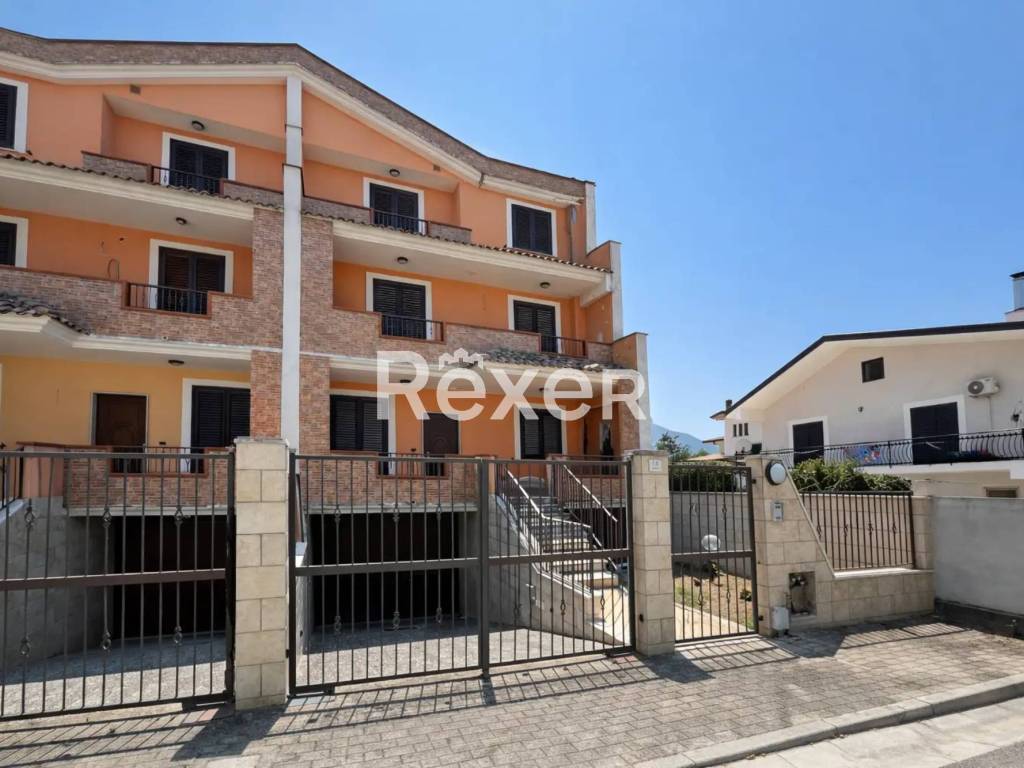 casa indipendente in vendita a Telese Terme