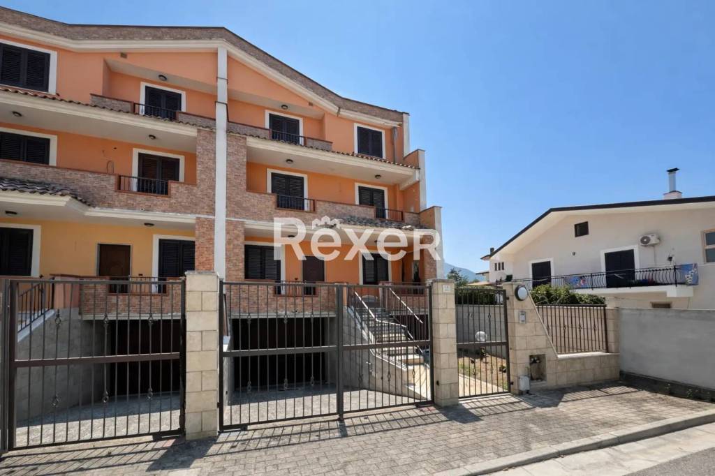 casa indipendente in vendita a Telese Terme