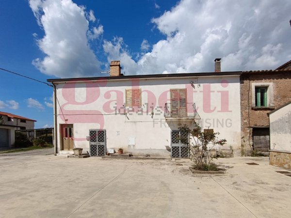 casa indipendente in vendita a Telese Terme