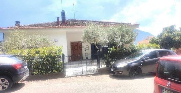 casa indipendente in vendita a Telese Terme
