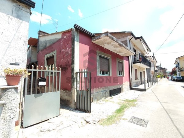 casa indipendente in vendita a Telese Terme
