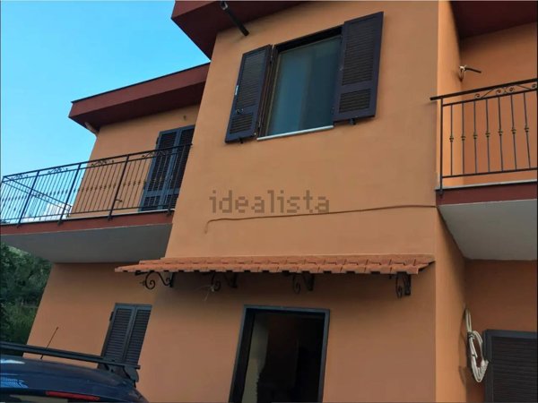 casa indipendente in vendita a Tocco Caudio in zona La Riola