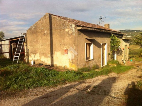 casa indipendente in vendita a Torrecuso