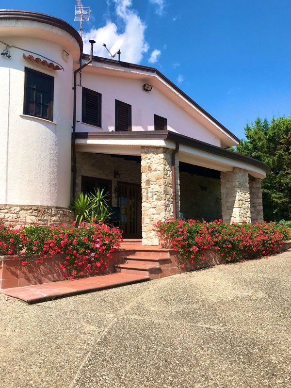 casa indipendente in vendita a Torrecuso